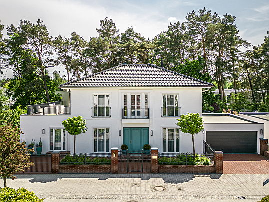  Frankfurt
- First Class City Villa in Potsdam - (c) Engel & Völkers Potsdam