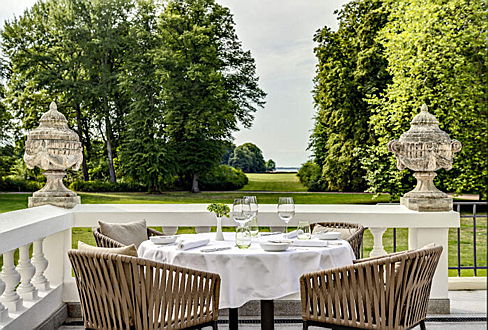  Hamburg
- Fine Dining Restaurant „Courtier“ mit einmaligem Blick auf die Natur. © Weissenhaus Private Nature Luxury Resort