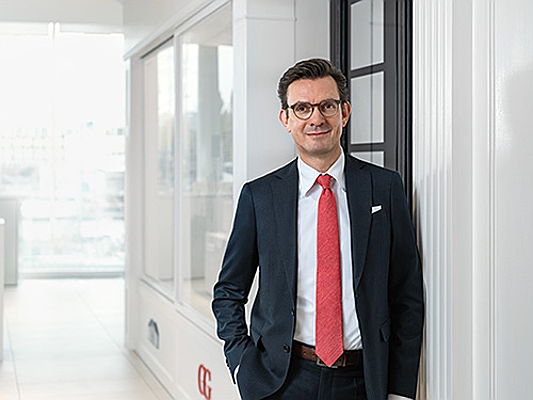  Biberach
- Maklerprovision 2020: Was sich künftig für Käufer und Verkäufer ändert, erklärt Kai Enders, Vorstandsmitglied von Engel & Völkers, im Interview: