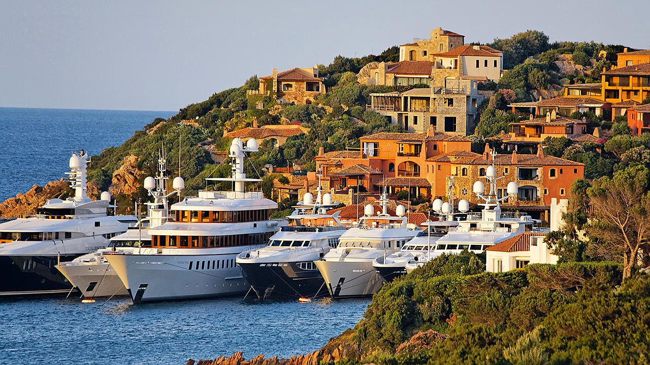  Порто Черво - Сардиния
- Porto Cervo_Porto Vecchio_Luxury yachts.jpg