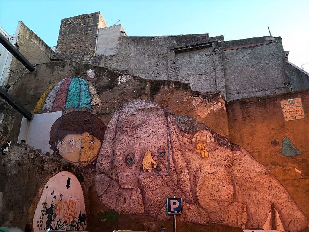  Tarragona
- Mural on Plaça de l’Oli by Lluc Queralt, Megan, Fátima and Sr. Tartera (Mireia Solé)