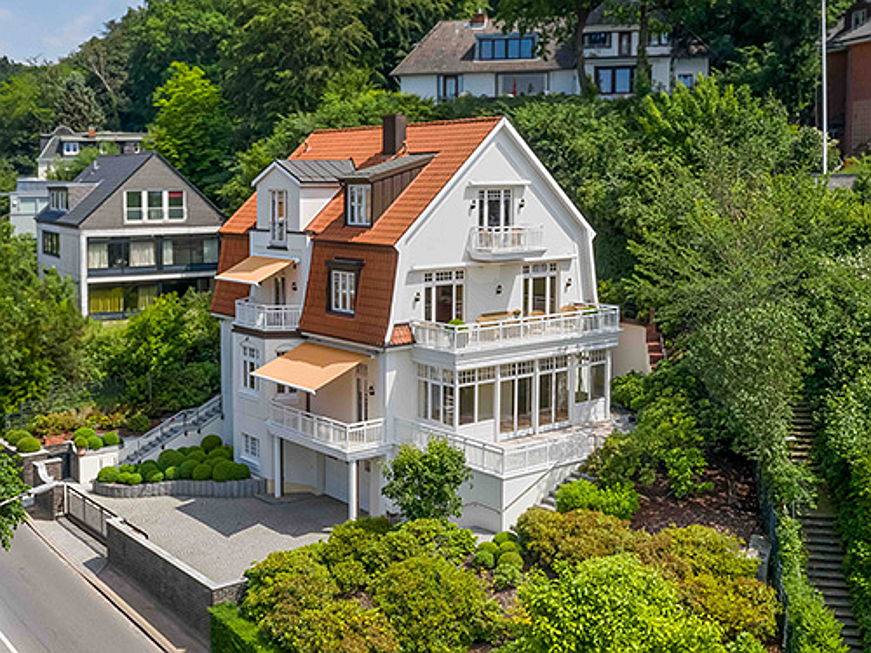  Bad Vilbel
- In Hamburgs Villenviertel Blankenese steht diese exklusive Villa mit Elbblick zum Verkauf (Preis auf Anfrage). (Bildquelle: Engel & Völkers Hamburg)