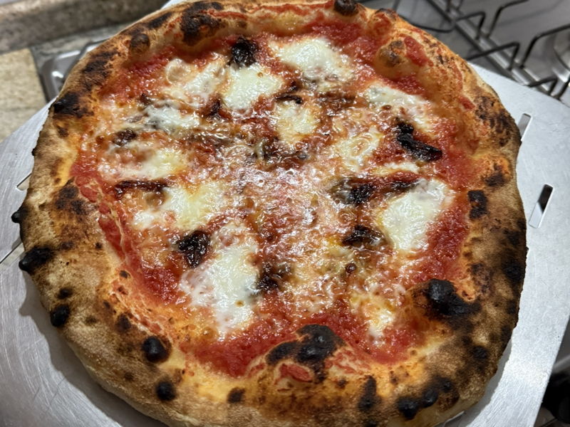Corsi di cucina San Pietro in Bevagna: L'arte della pizza: tecniche e segreti per impasti perfetti
