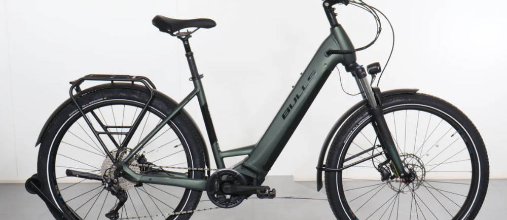 a Bulls Iconic Evo 1 Wave electric city bike