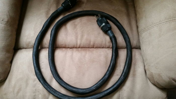 Silent Source Signature Power Cable 2 Meters
