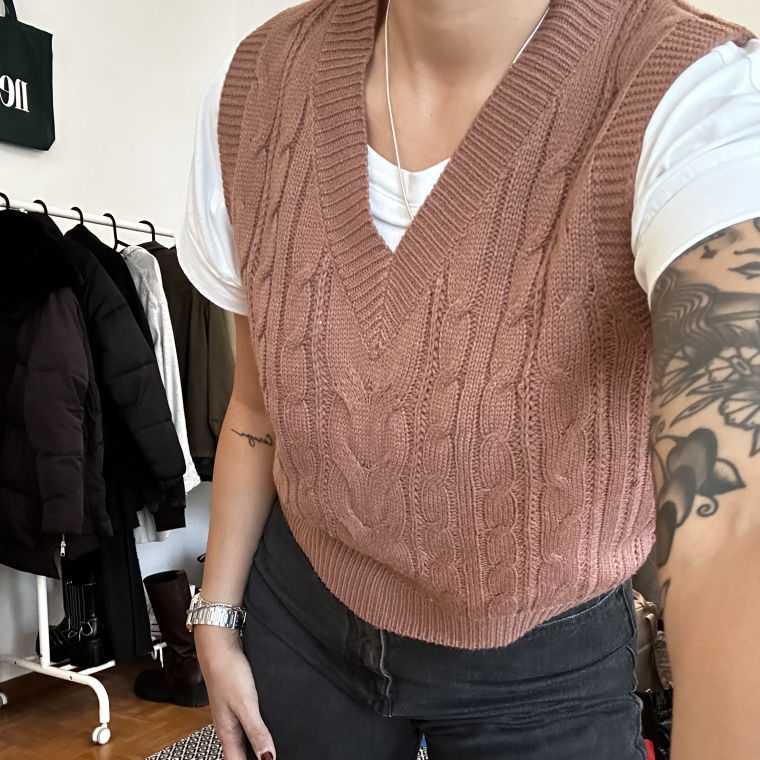Knitted crop vest 