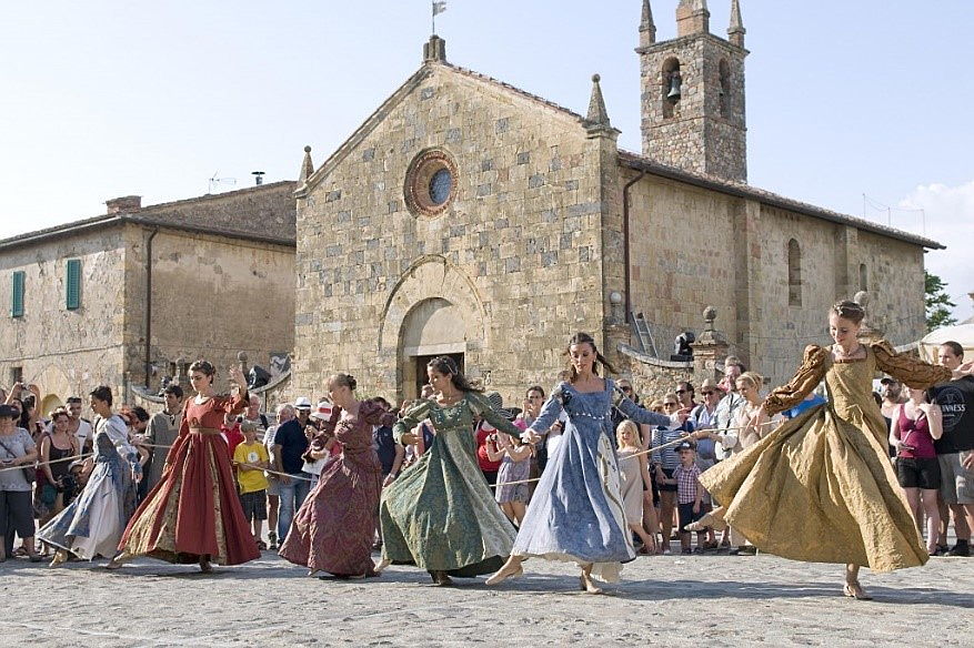  Siena (SI) ITA
- monteriggioni siena tuscany italy
festa medievale rievocazione storica
monteriggioni di torri si corona