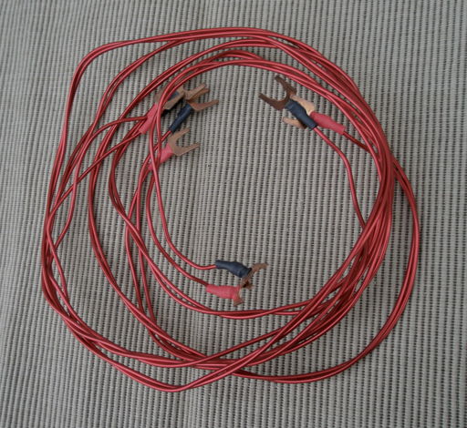 AntiCables red speaker cable