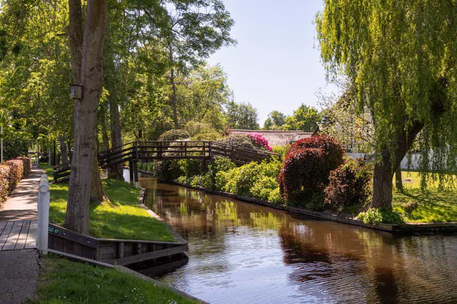 Giethoorn Guided Day Trip from Amsterdam with Boat Cruise - photo 4
