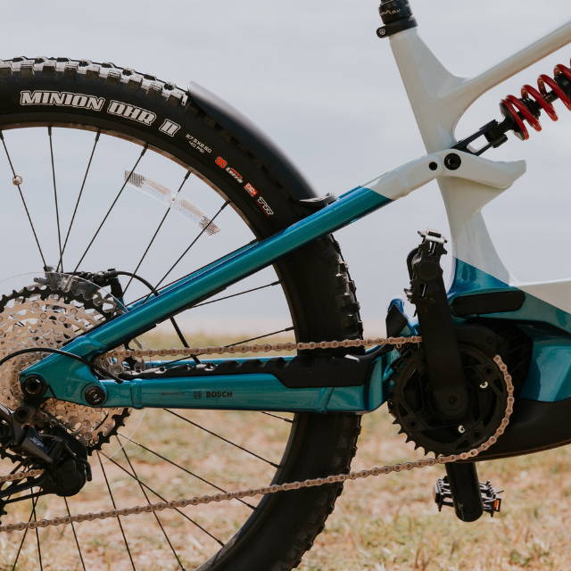 the drivetrain on a Cannondale Moterra full suspension electric mountain bike
