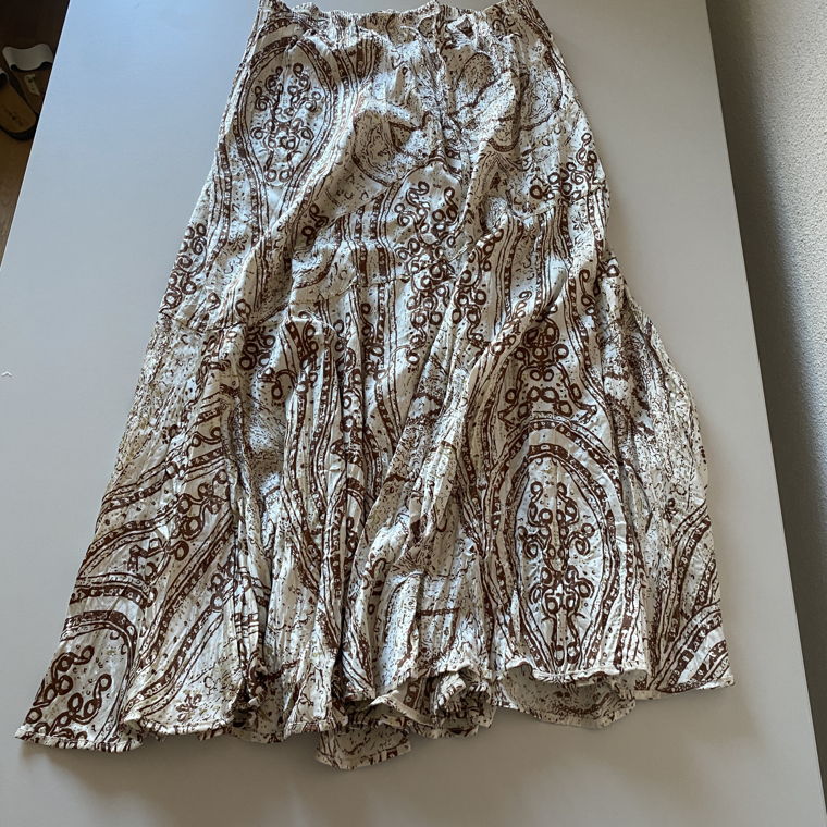 White/brown long skirt