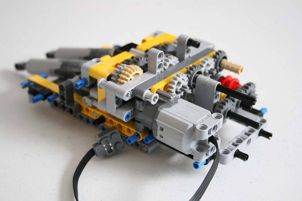 lego 42009 engine