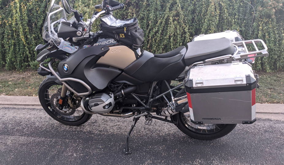 BMW R1200GS ADVENTURE for rent near Austin, TX