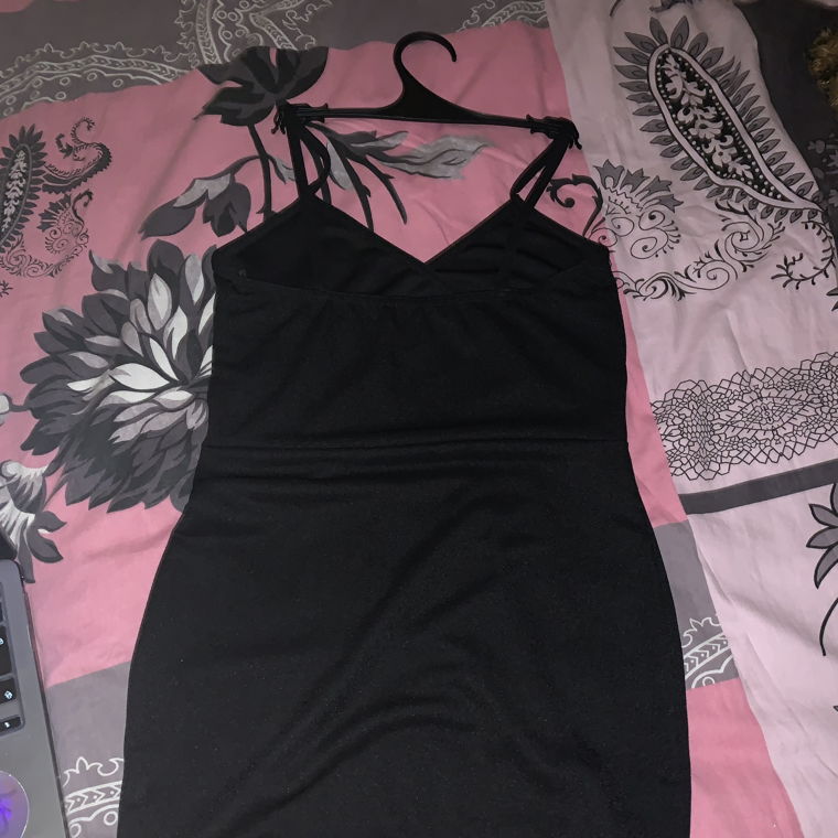 Robe noire Missguided