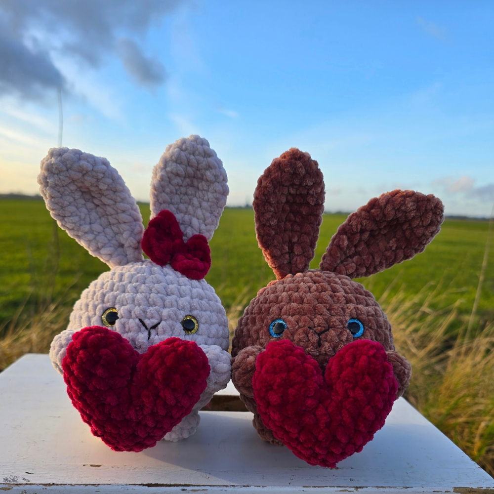 LoveHugBunny - English - Crochet pattern (PDF download) - In love Valentine's bunny heart amigurumi easy Valentines Day gift buttocks booty