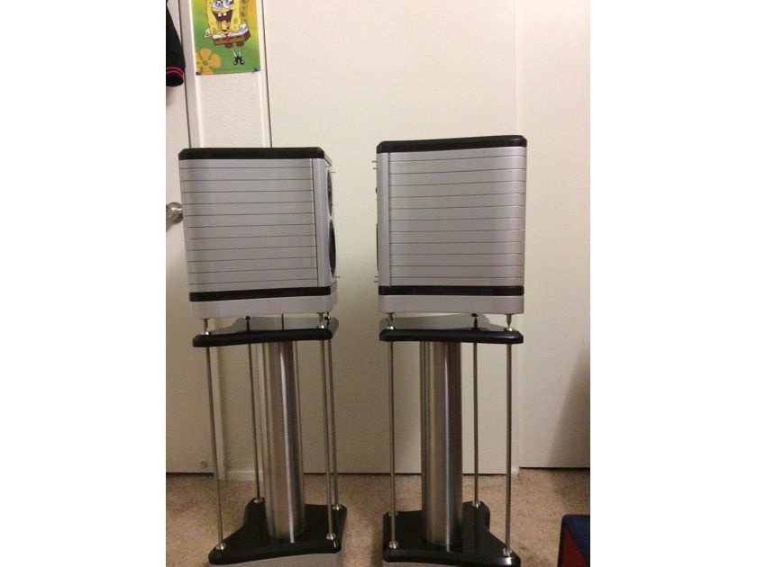 EVENTUS AUDIO MÉTIS  SPEAKERS + STANDS - Pick up only - Ca 92011-