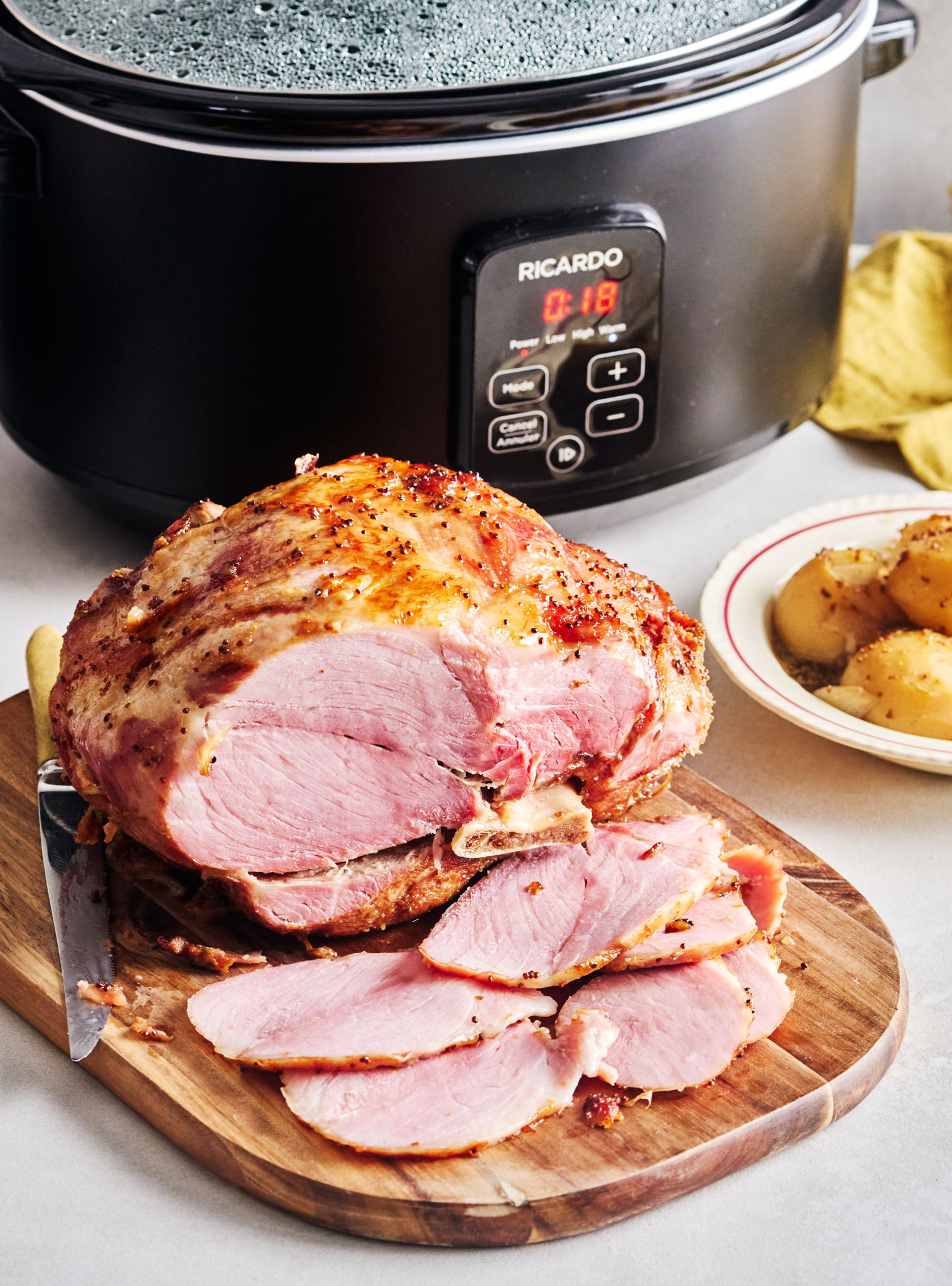 Slow Cooker Maple and Beer-Braised Ham | RICARDO