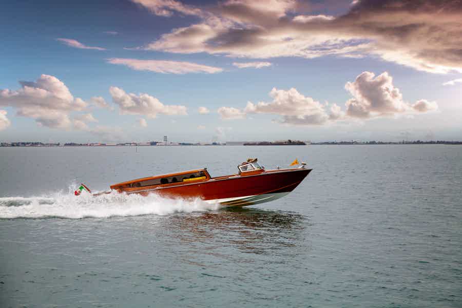 Water Taxi from the Station to the City Center/Hotel - photo 2