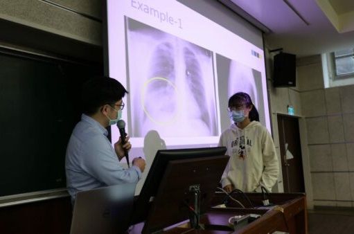 助教手把手實作現場