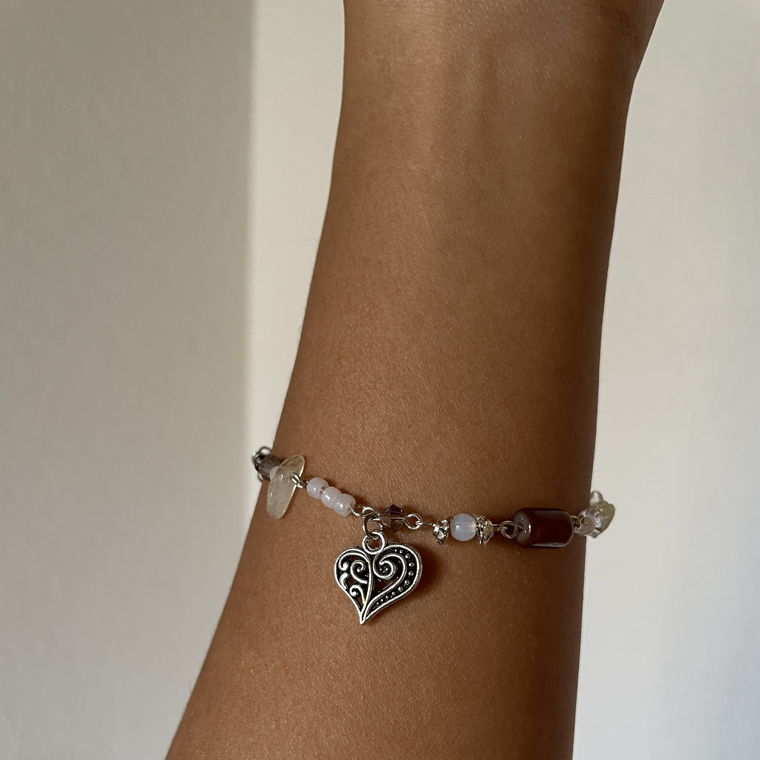 Handmade bracelet with heart pendant🧚🏼‍♀️
