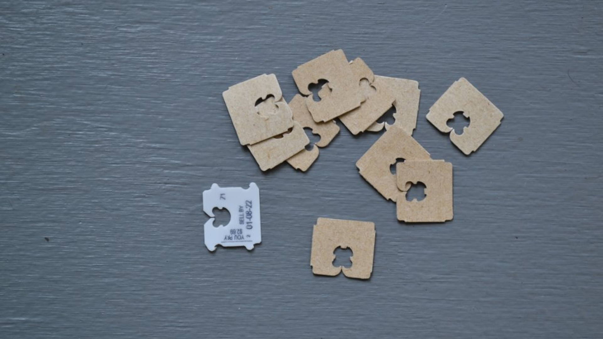 Cardboard bread clips  Per 10, 100 or 2500 pieces - KarTent webshop