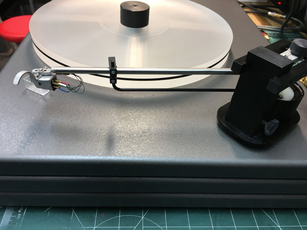 Well Tempered Labs Classic Turntable in Box  with new C...