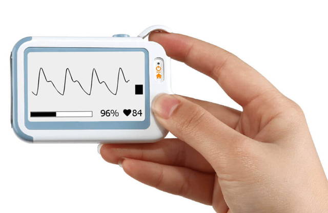 checkme pro vital signs monitor- spot-check pulse oximeter