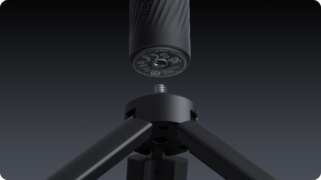 Insta360 X6 パワー自撮り棒 底部1/4インチネジ穴で三脚に取り付け