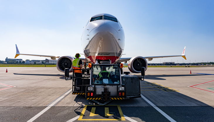 flugzeug malta air puish back wiwo draussen sonne