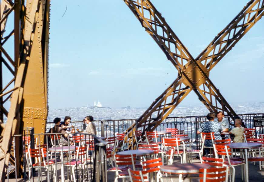2-hour Eiffel Tower Direct Access Guided Tour - photo 4