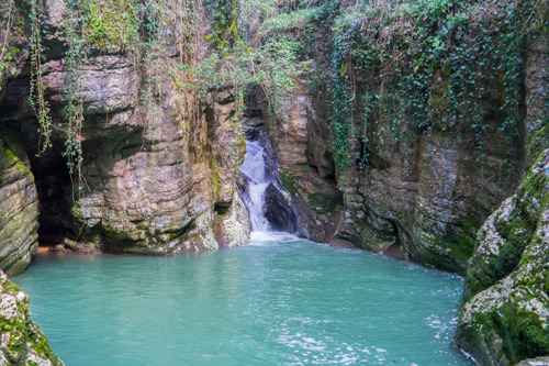 Однодневный трек-тур на Агурские водопады и Орлиные скалы