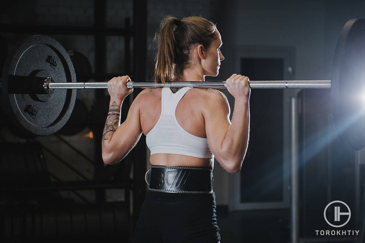 female athlete deadlifting female athlete deadlifting