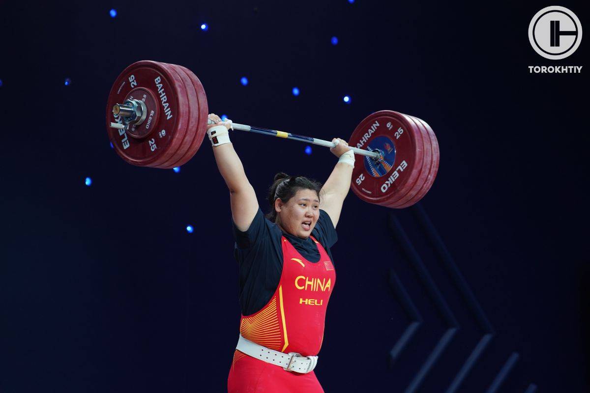 flat-powerlifting-shoes Winners of Women 45 Weight Division at Worlds 2024