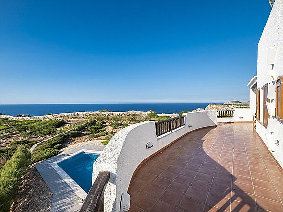  Mahón
- Wunderschöne Villa mit Meerblick zu verkaufen in Cala Morell, Ciutadella