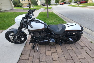 2017 HARLEY-DAVIDSON BREAKOUT 117 motorcycle for rent near Clermont, FL