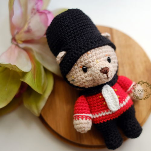 Beary The London Bear - Amigurumi Crochet Pattern [English PDF]