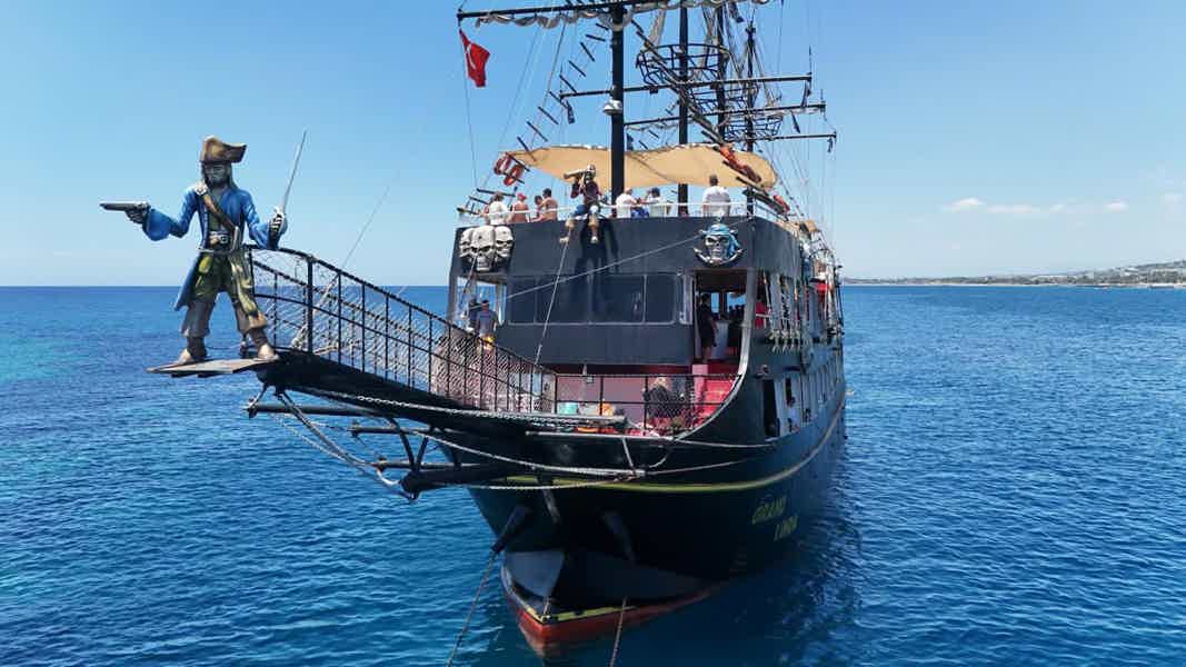 Side: Dolphin Island Boat Trip with Lunch and Swim Stops - photo 2