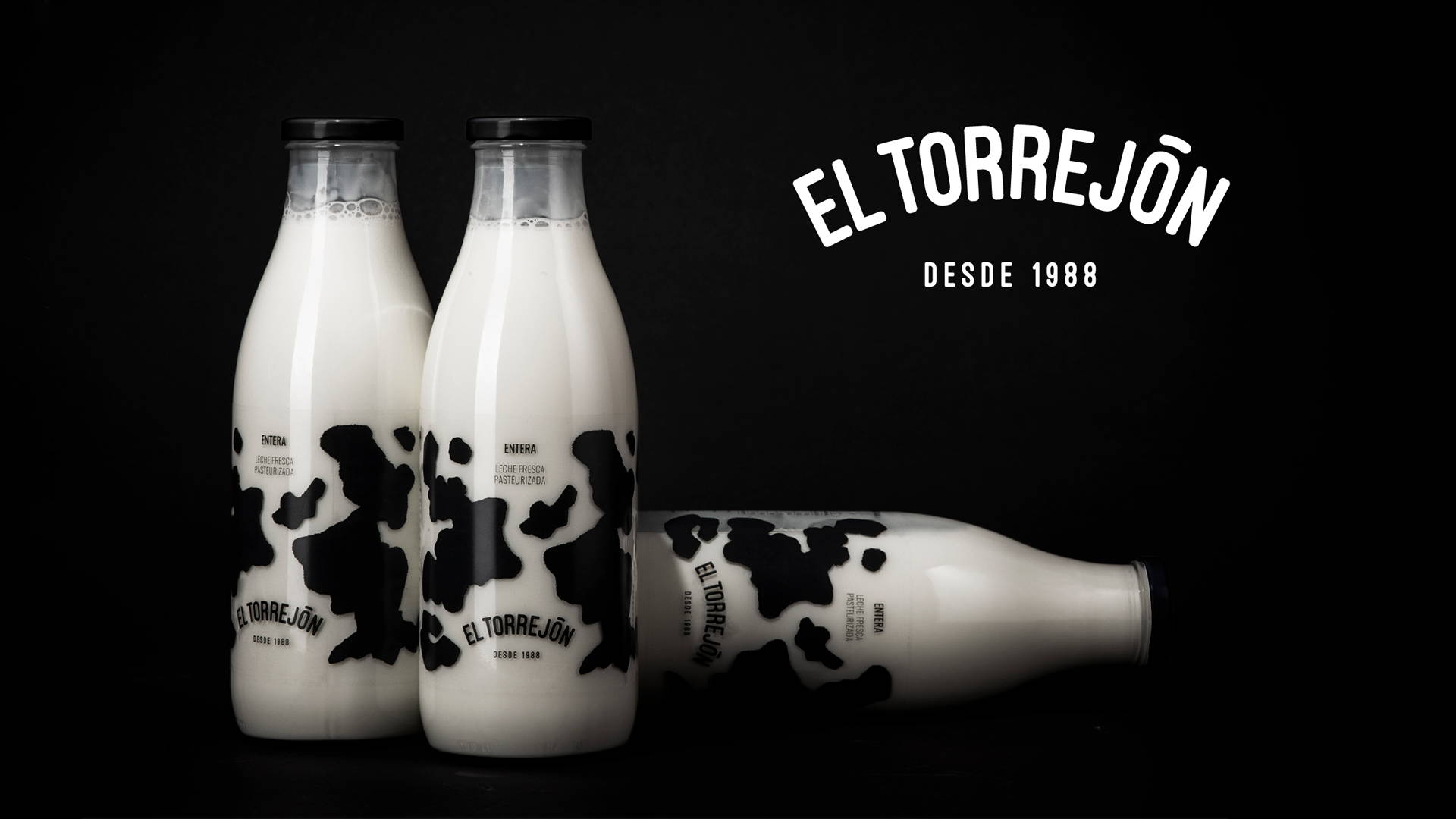 Featured image for Holy Cow! El Torrejón's Fresh Milk Packaging Is Utterly Charming