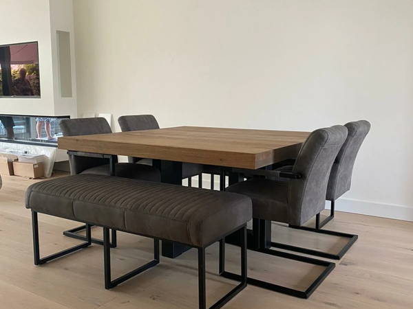 Tafels op maat, klantproject Houtenmeubelshop