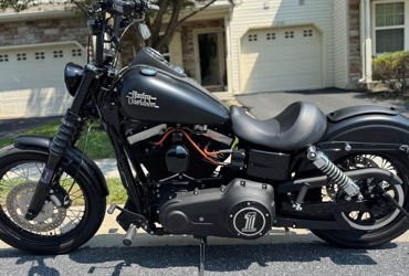 2017 HARLEY-DAVIDSON DYNA STREET BOB motorcycle for rent near Harrisburg, PA