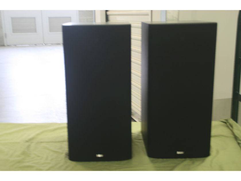 B&W DM 602 Black plus speaker stands
