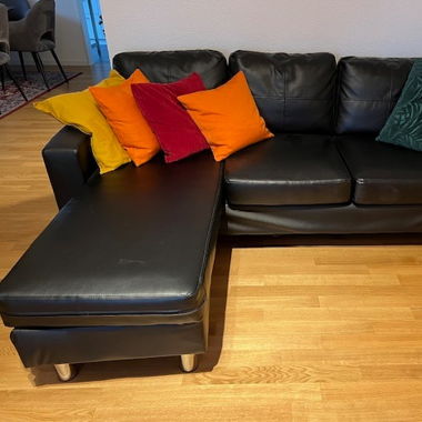 Elegantes Ecksofa aus Kunstleder