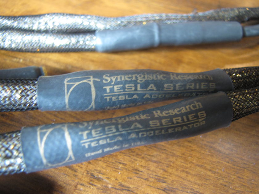 **SYNERGISTIC RESEARCH** Tesla Accelerator Speaker Cable