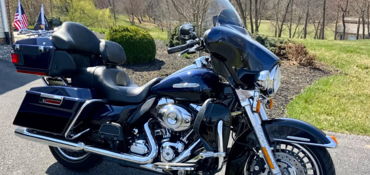 2012 HARLEY-DAVIDSON FLHTK ELECTRA GLIDE ULTRA LTD (TWO TONE) motorcycle for rent near Sykesville, MD