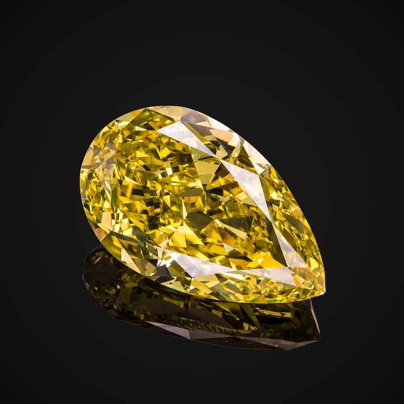 Żółty diament w kształcie gruszki