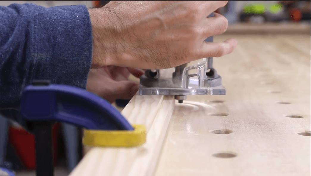 How do you cut wood to make a frame?