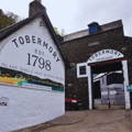 Entrée principale de la distillerie Tobermory sur l'île de Mull dans les Hébrides intérieures d'Ecosse
