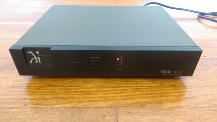 Wadia Digital 12 DAC  with XLR and RCA Output - Excellent