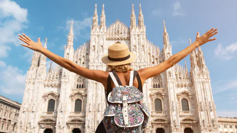 Milan: Skip-the-Line Group Guided Tour of Milan Duomo & Terrace