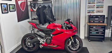 2016 DUCATI PANIGALE V2 motorcycle for rent near Tempe, AZ
